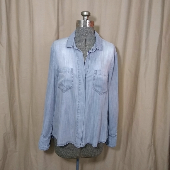 Cloth & Stone gray chambray button up blouse - Picture 1 of 15